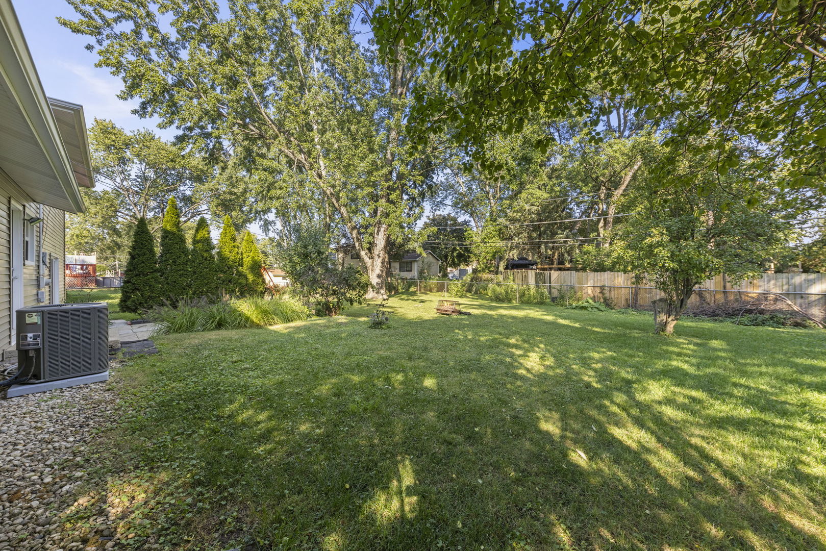 8119 Leawood Lane, Woodridge, IL 60517