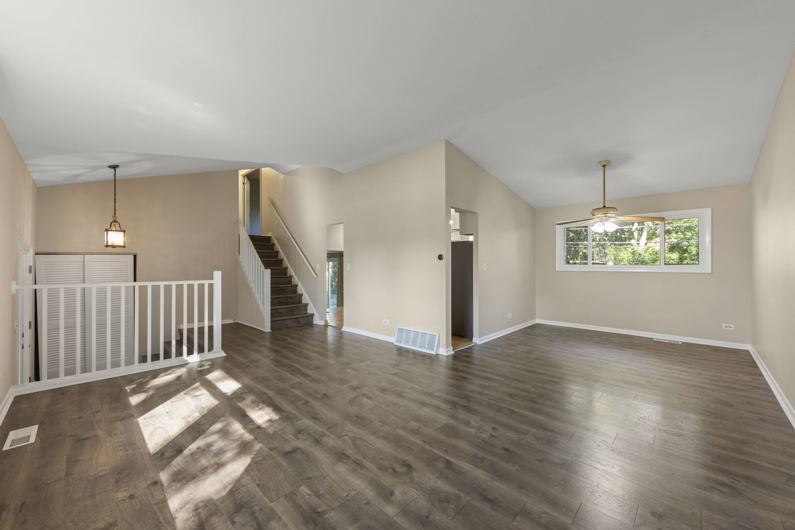 8119 Leawood Lane, Woodridge, IL 60517