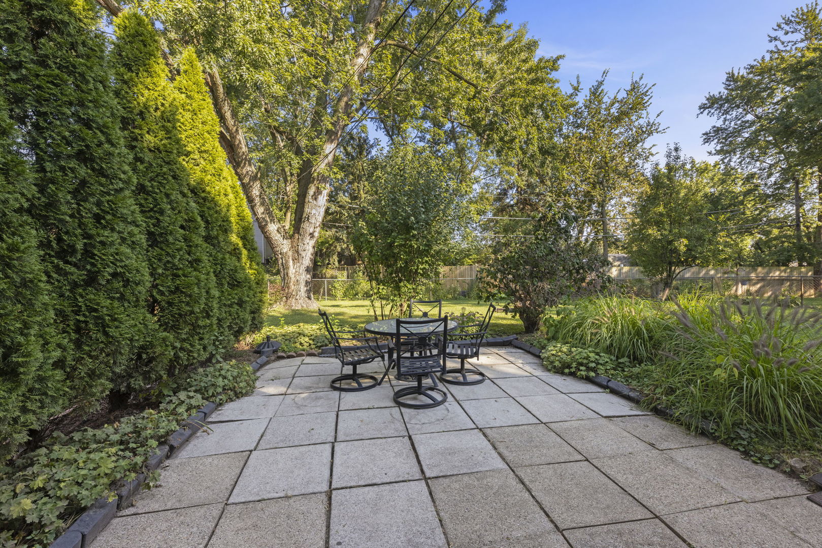 8119 Leawood Lane, Woodridge, IL 60517
