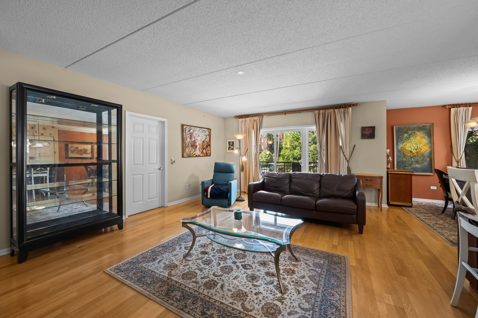 395 Graceland Avenue #207, Des Plaines, IL 60016