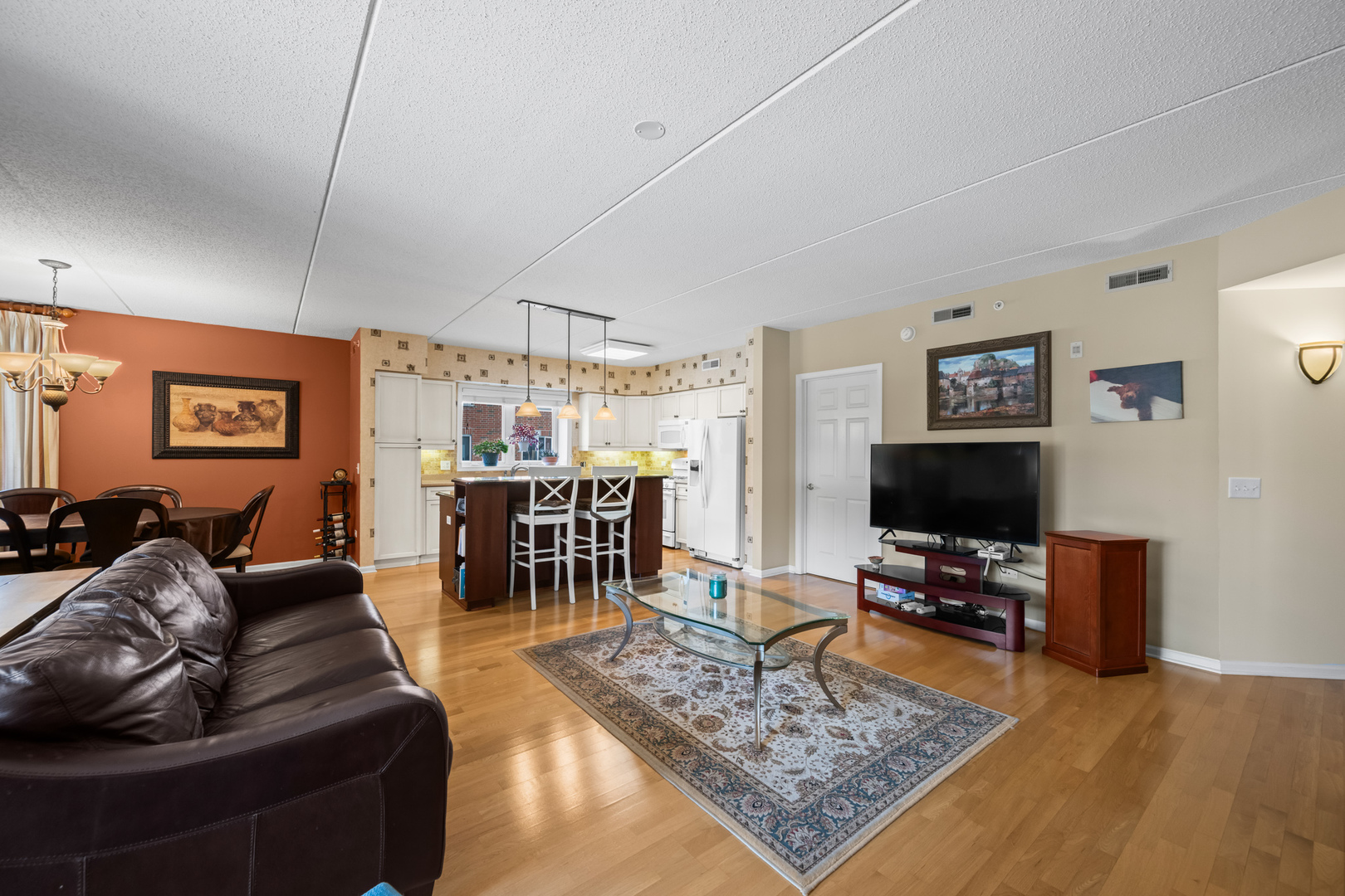 395 Graceland Avenue #207, Des Plaines, IL 60016