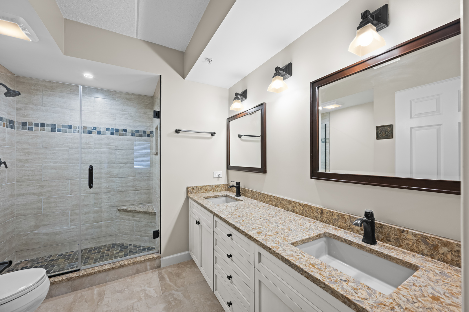 395 Graceland Avenue #207, Des Plaines, IL 60016