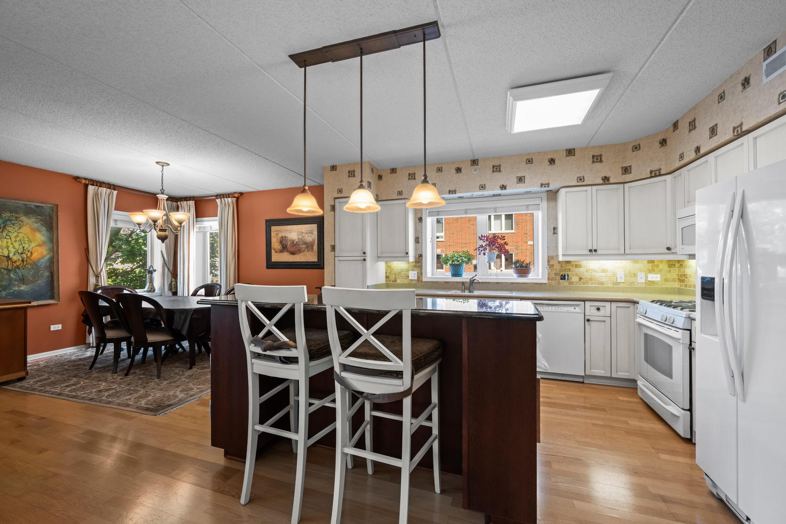 395 Graceland Avenue #207, Des Plaines, IL 60016