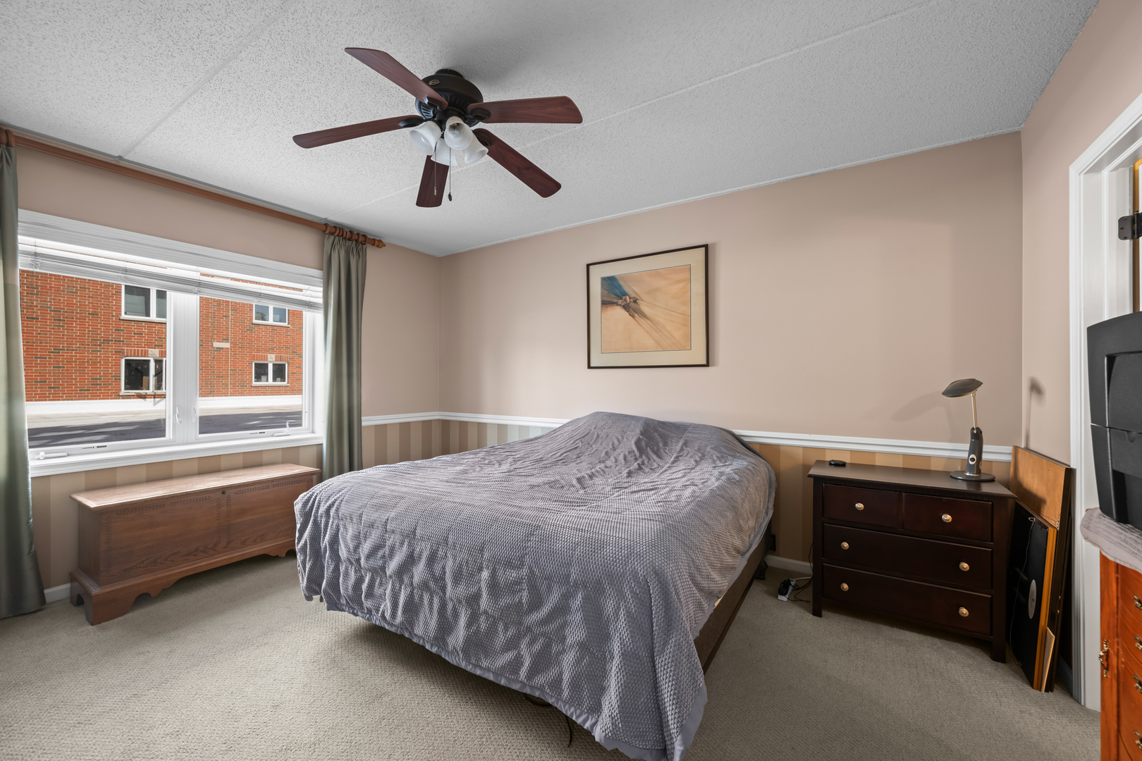 395 Graceland Avenue #207, Des Plaines, IL 60016