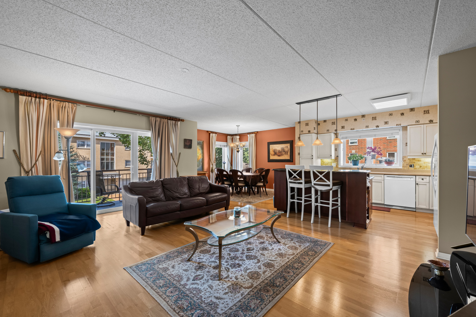 395 Graceland Avenue #207, Des Plaines, IL 60016