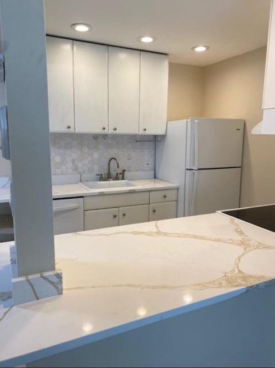 6186 Pinewood Court #102, Willowbrook, IL 60527