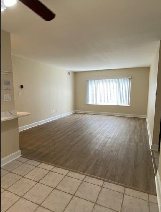 6186 Pinewood Court #102, Willowbrook, IL 60527