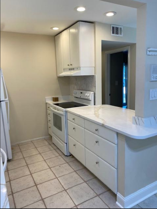 6186 Pinewood Court #102, Willowbrook, IL 60527