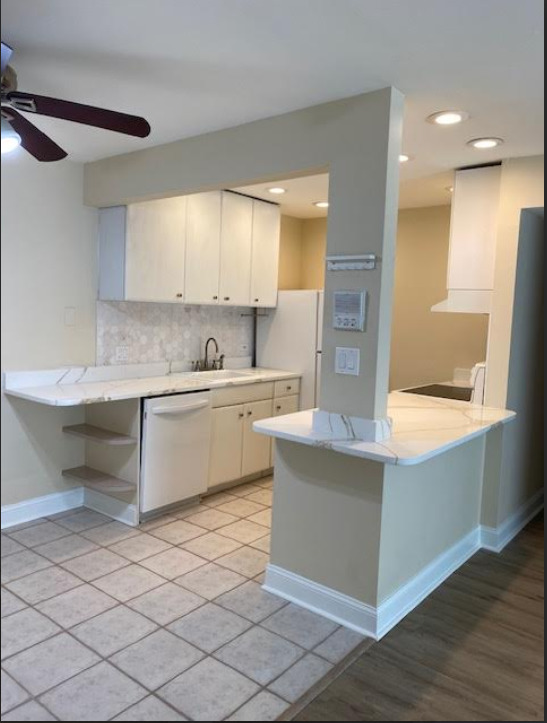 6186 Pinewood Court #102, Willowbrook, IL 60527