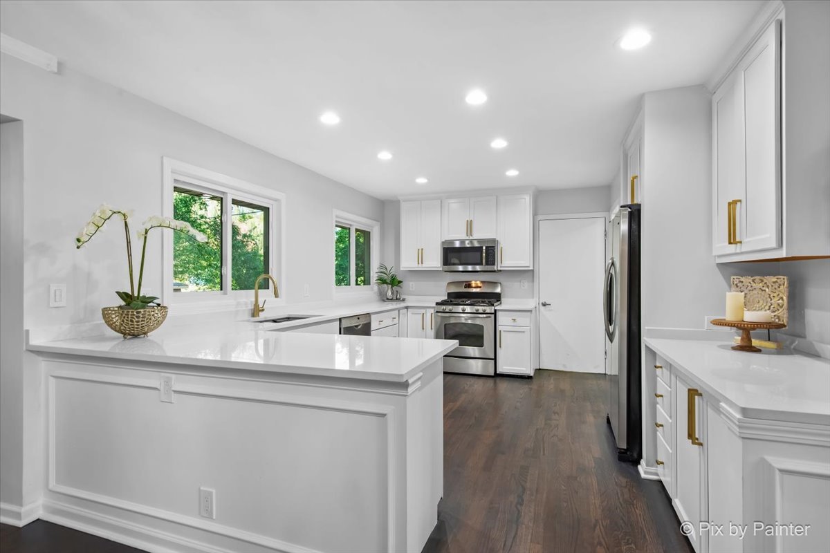 70 Ela Road, Inverness, IL 60067