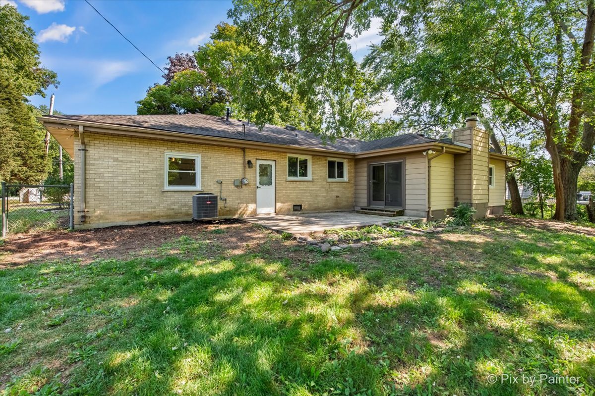 70 Ela Road, Inverness, IL 60067