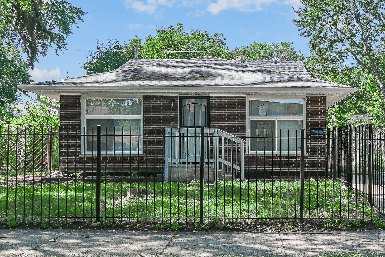 13240 S Saint Lawrence Avenue, Chicago, IL 60827