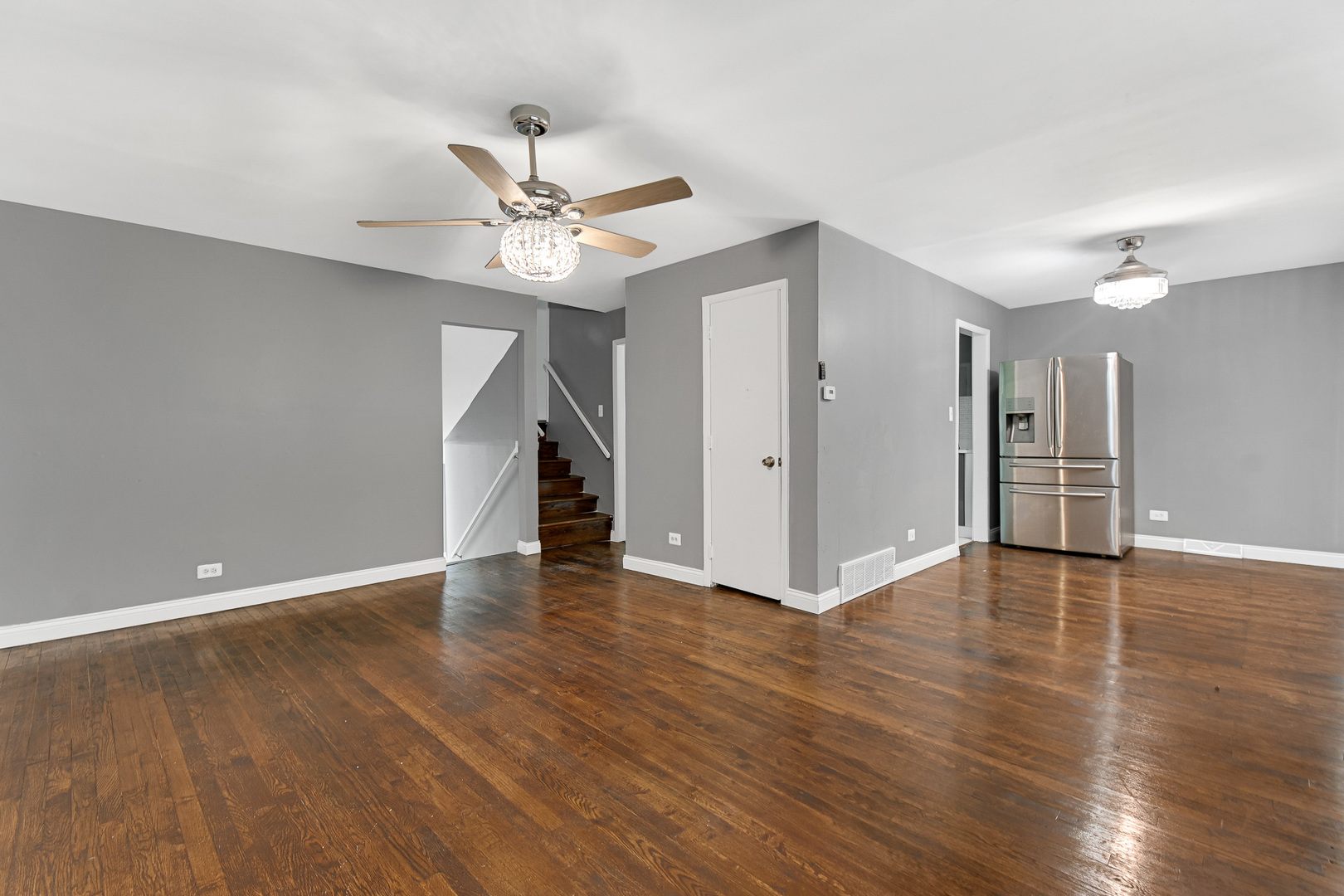 13240 S Saint Lawrence Avenue, Chicago, IL 60827