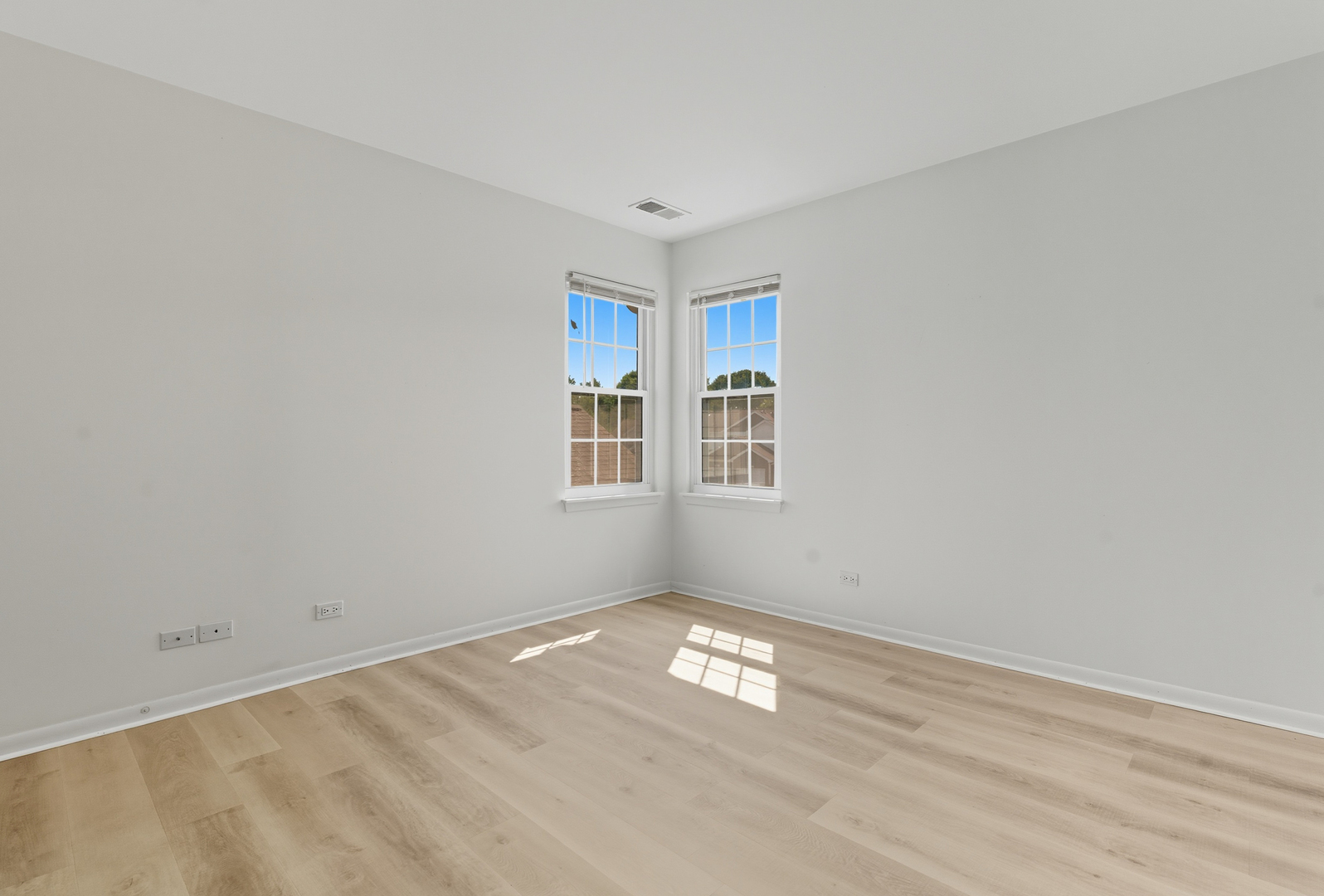 519 Woodcrest Drive #519, Mundelein, IL 60060