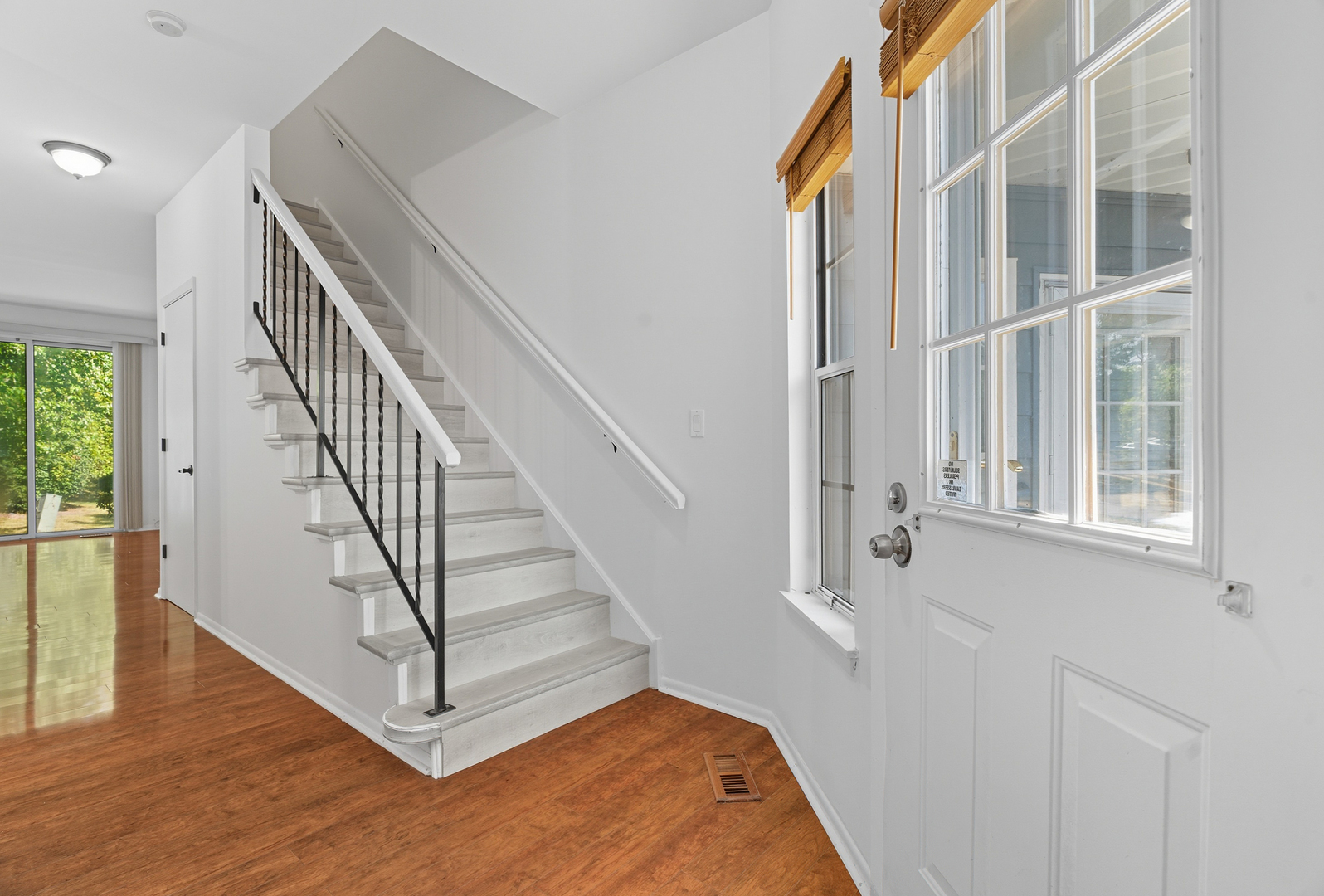 519 Woodcrest Drive #519, Mundelein, IL 60060