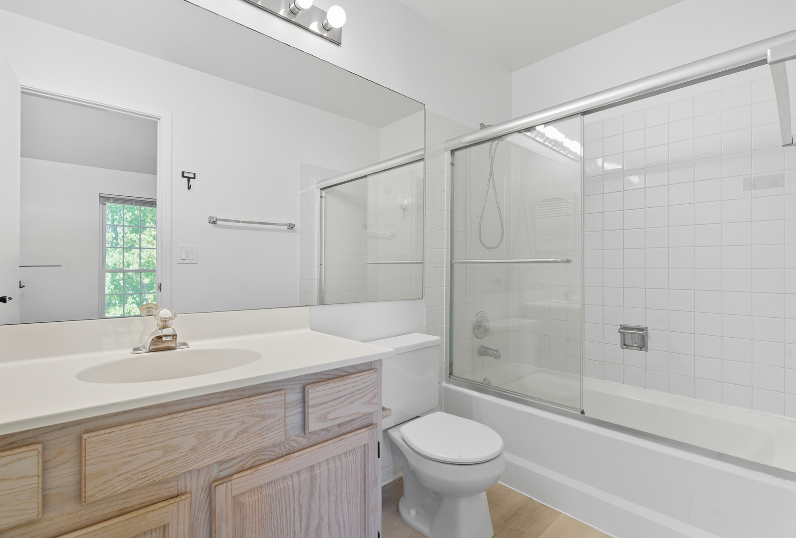 519 Woodcrest Drive #519, Mundelein, IL 60060