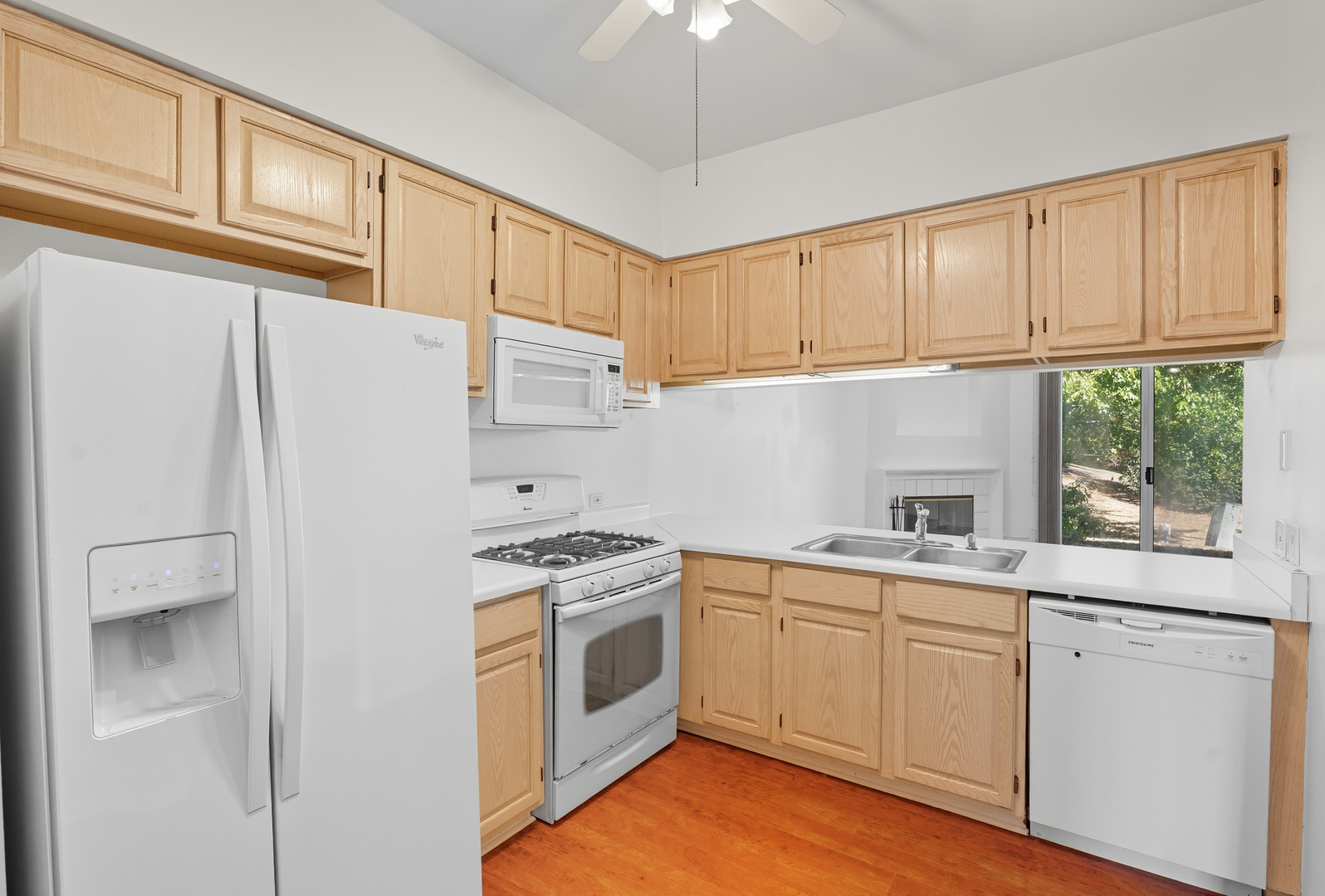 519 Woodcrest Drive #519, Mundelein, IL 60060