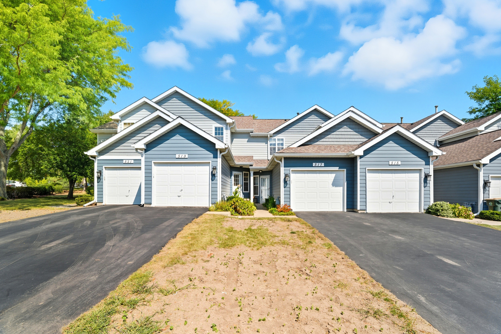 519 Woodcrest Drive #519, Mundelein, IL 60060