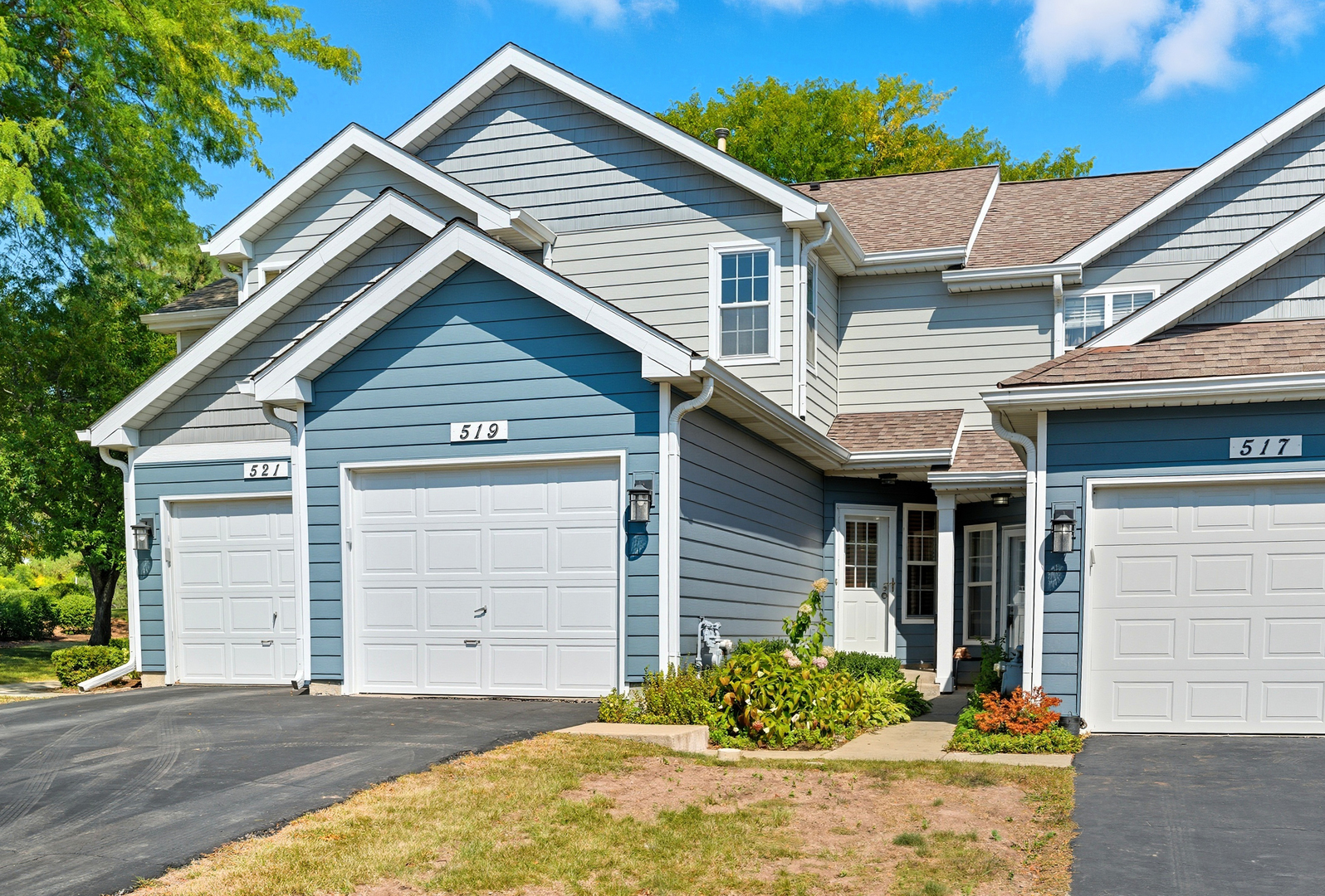 519 Woodcrest Drive #519, Mundelein, IL 60060