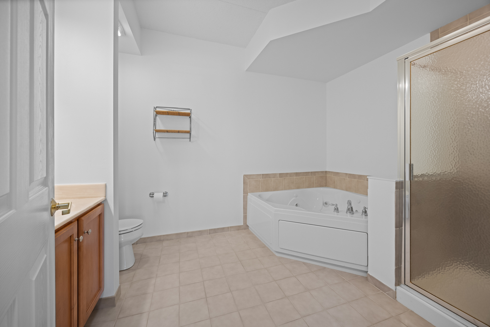 3400 Wellington Court #204, Rolling Meadows, IL 60008