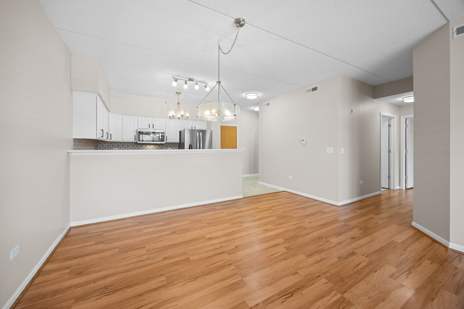 3400 Wellington Court #204, Rolling Meadows, IL 60008