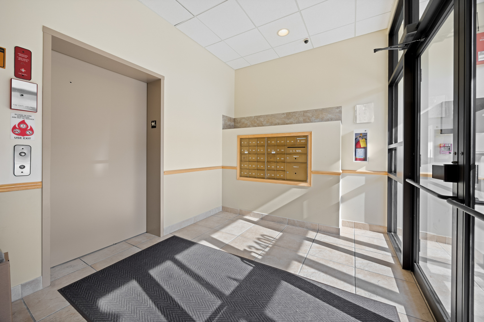 3400 Wellington Court #204, Rolling Meadows, IL 60008