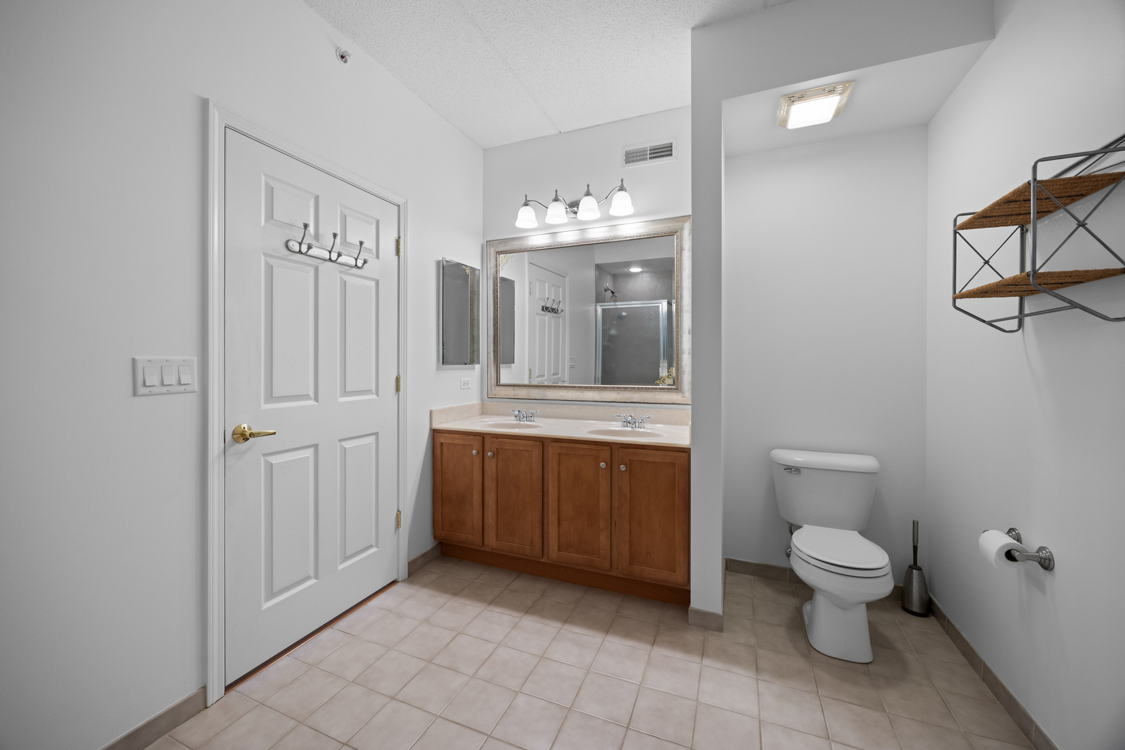 3400 Wellington Court #204, Rolling Meadows, IL 60008