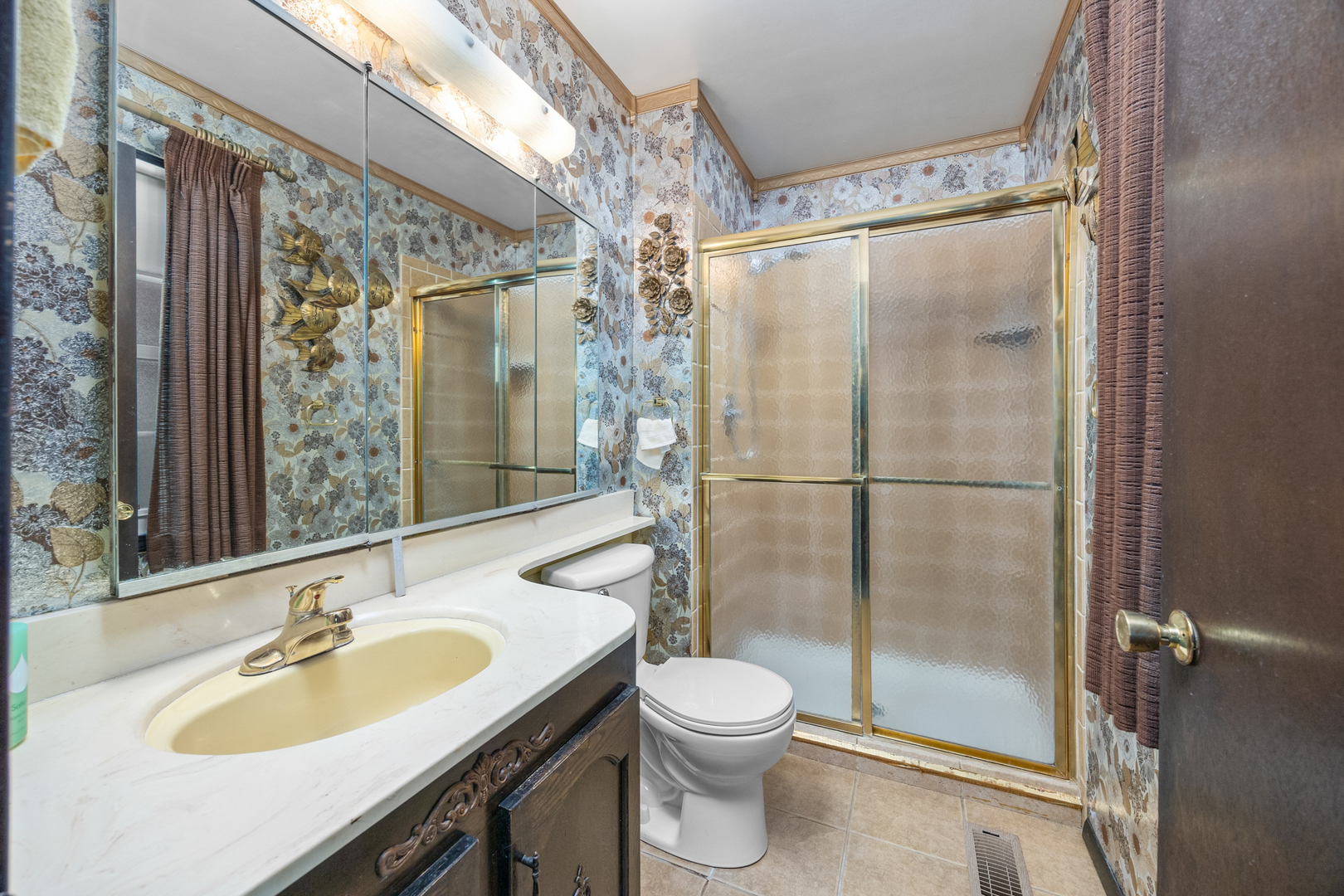 20 Emerson Drive, Schaumburg, IL 60194