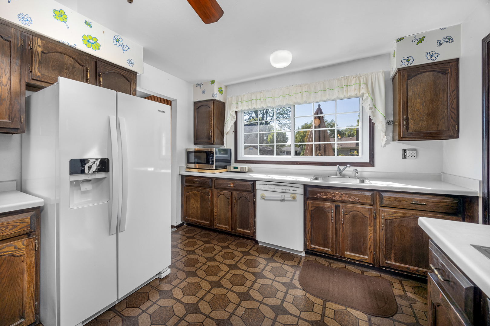 20 Emerson Drive, Schaumburg, IL 60194