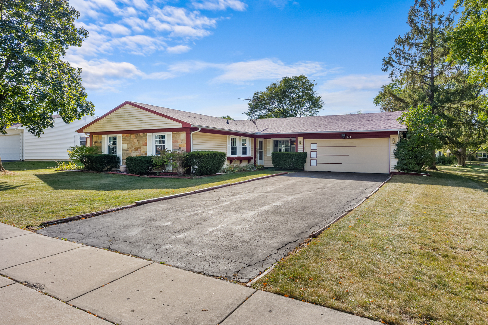 20 Emerson Drive, Schaumburg, IL 60194