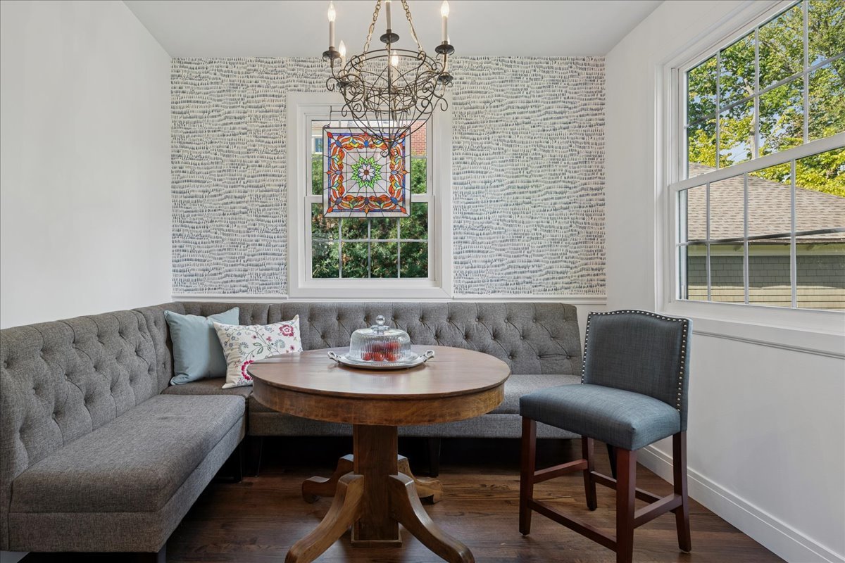 420 W Cook Avenue, Libertyville, IL 60048