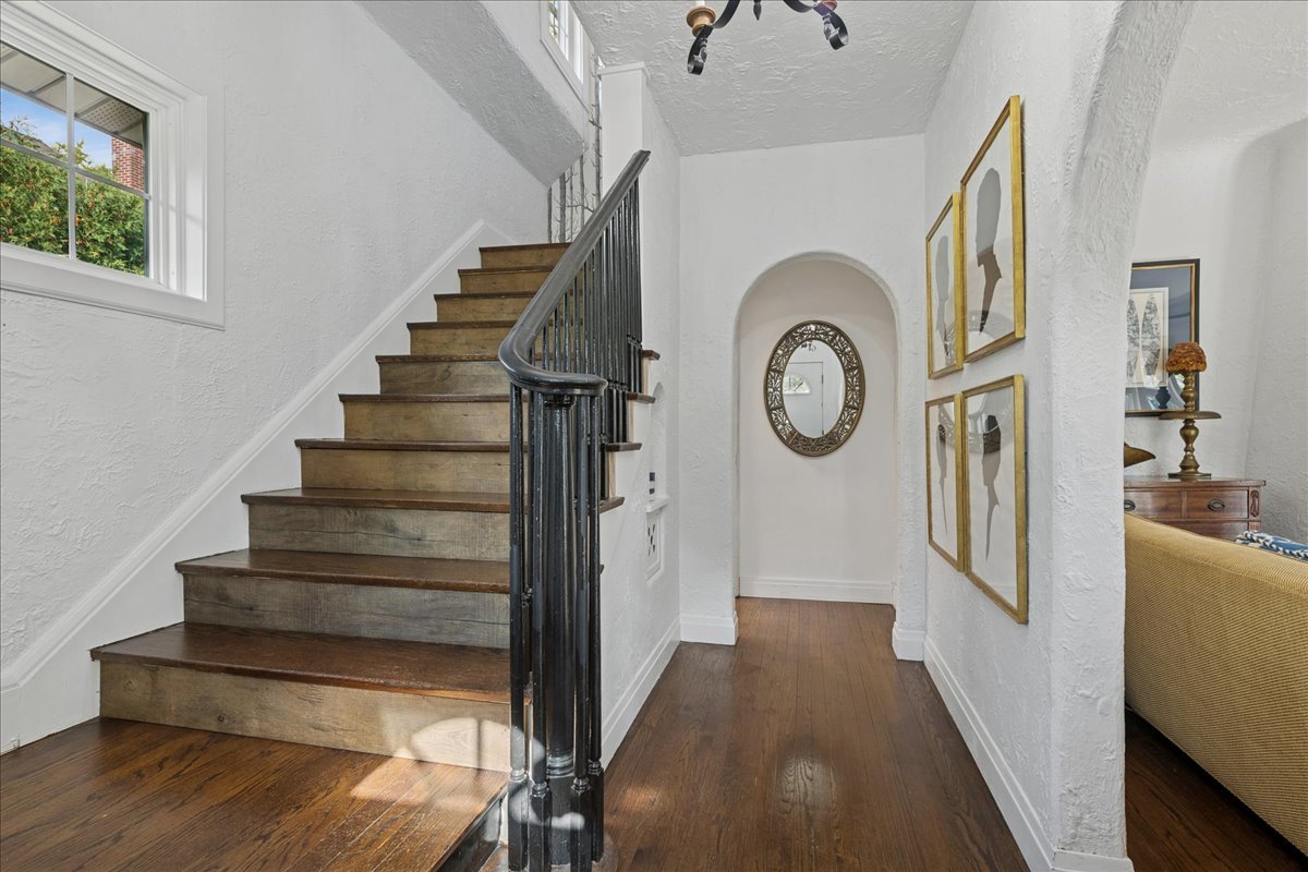 420 W Cook Avenue, Libertyville, IL 60048