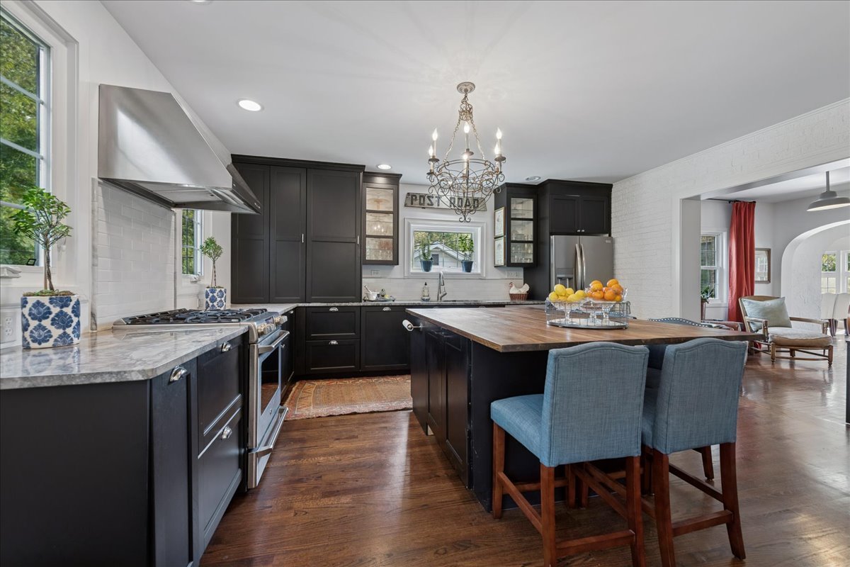 420 W Cook Avenue, Libertyville, IL 60048