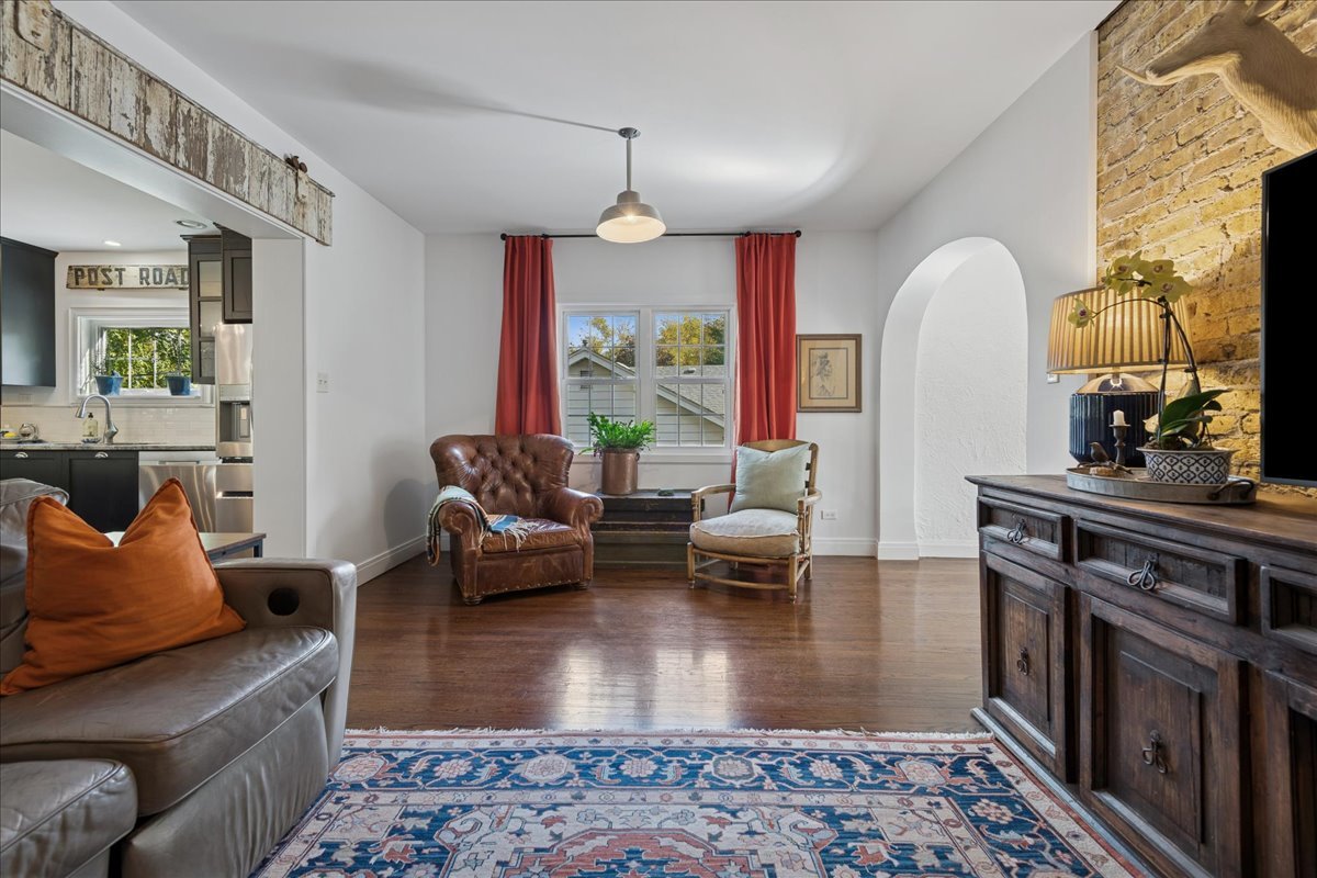 420 W Cook Avenue, Libertyville, IL 60048