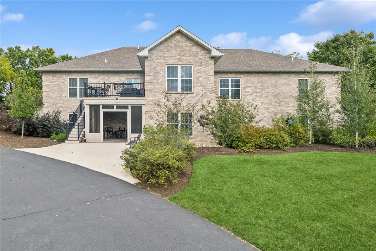 920 S Teut Road, Burlington, WI 53105