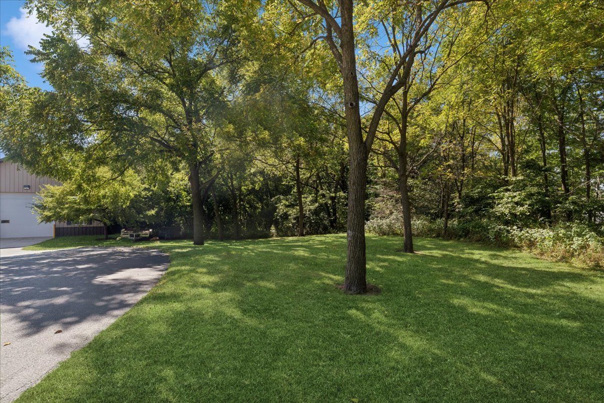 920 S Teut Road, Burlington, WI 53105