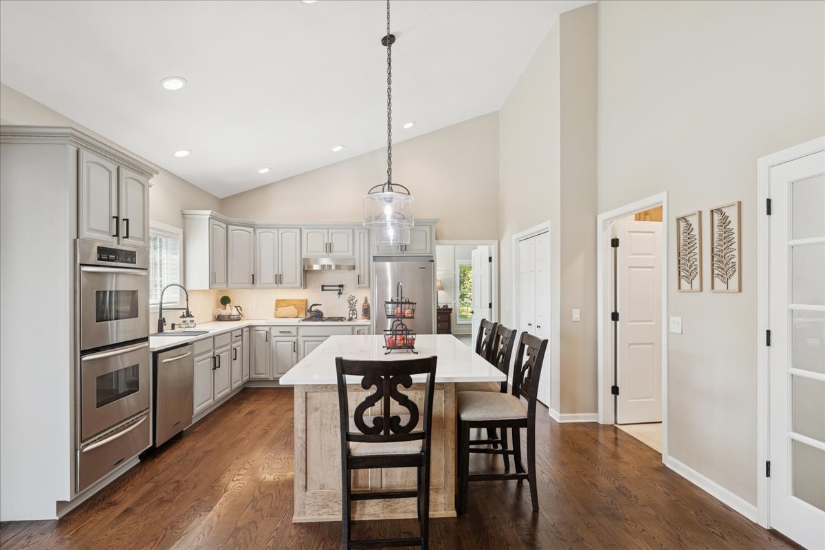 920 S Teut Road, Burlington, WI 53105