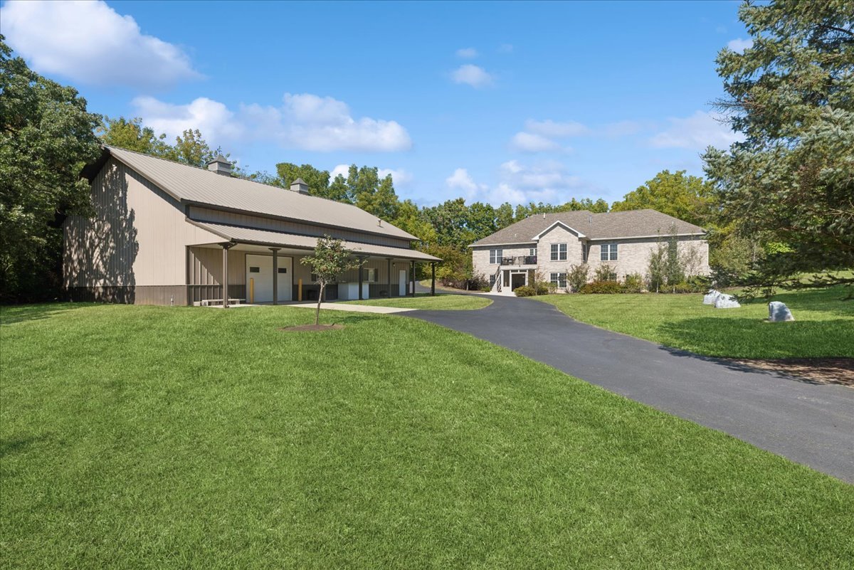 920 S Teut Road, Burlington, WI 53105