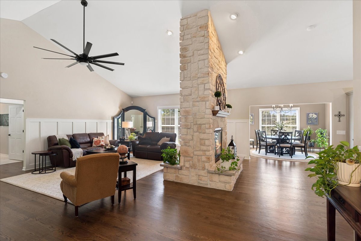 920 S Teut Road, Burlington, WI 53105
