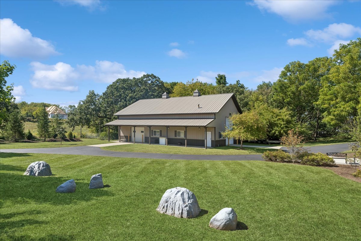 920 S Teut Road, Burlington, WI 53105