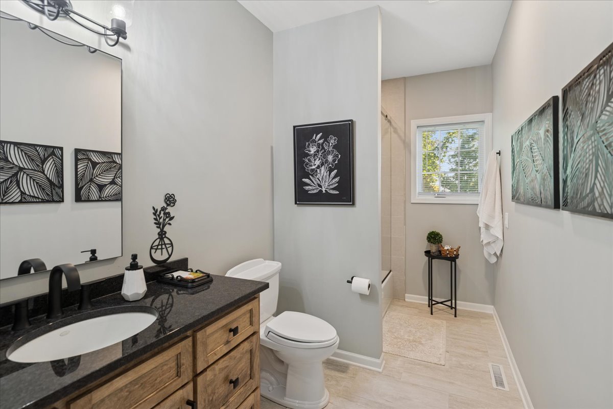 920 S Teut Road, Burlington, WI 53105