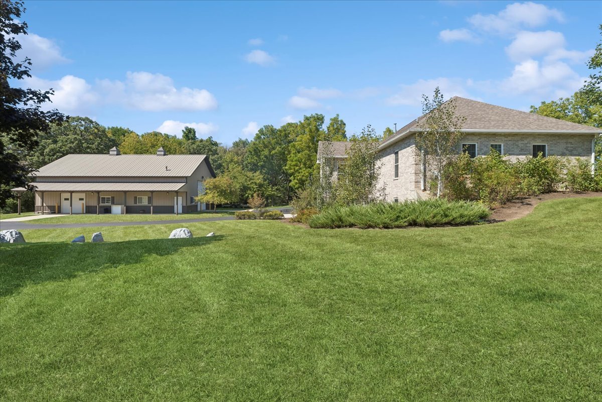 920 S Teut Road, Burlington, WI 53105