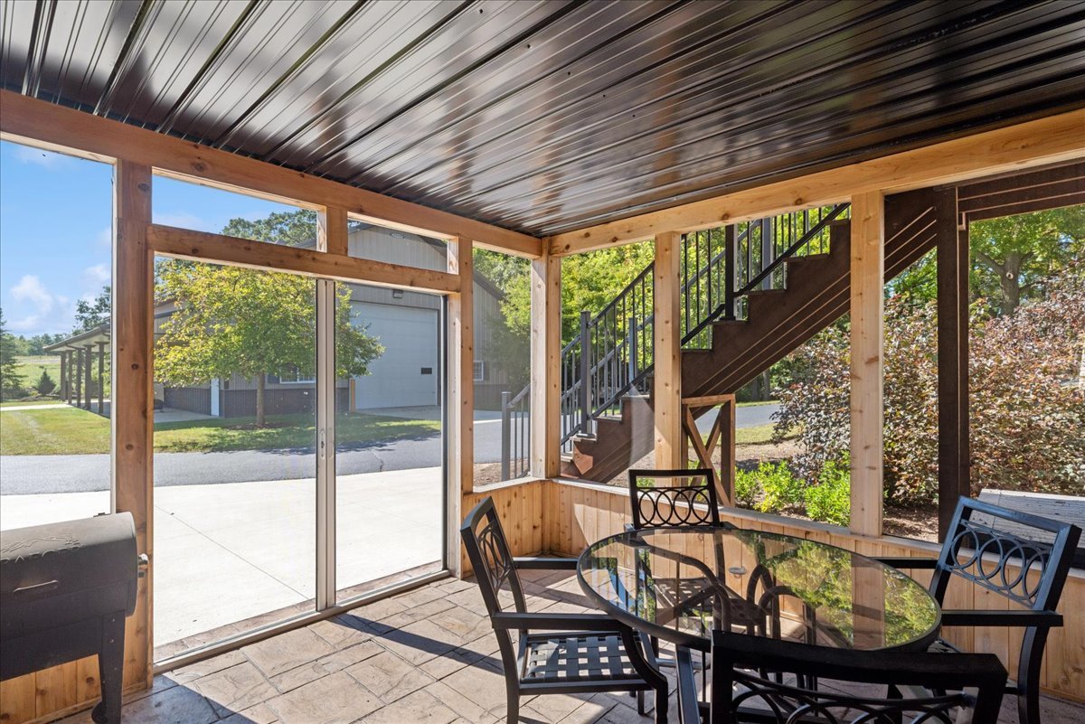 920 S Teut Road, Burlington, WI 53105