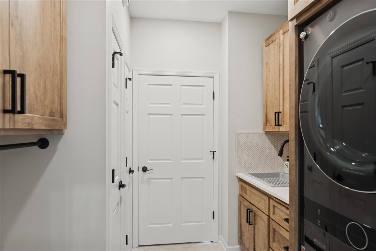 920 S Teut Road, Burlington, WI 53105