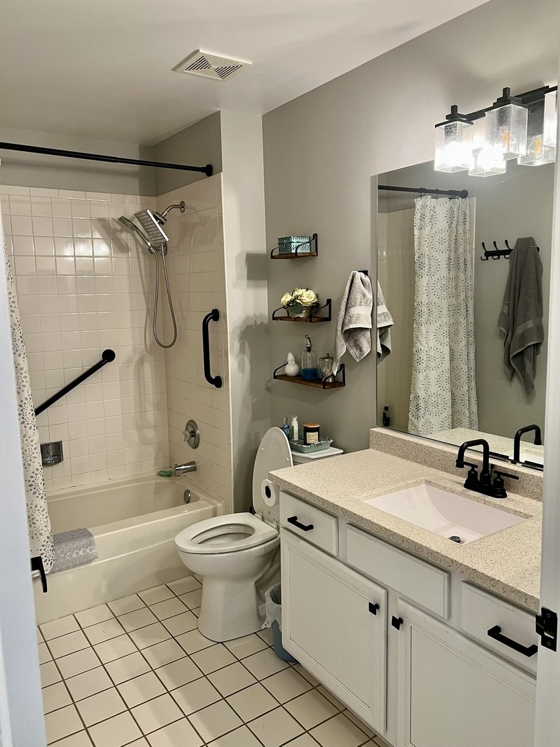 7727 Bristol Park Drive #7727, Tinley Park, IL 60477