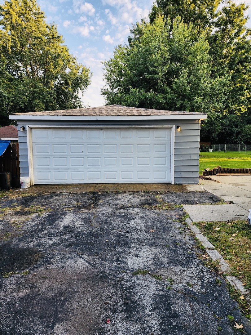 10833 Wellington Street, Melrose Park, IL 60164