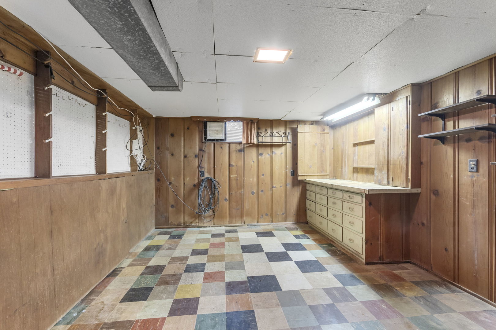 829 E Evergreen Street, Wheaton, IL 60187