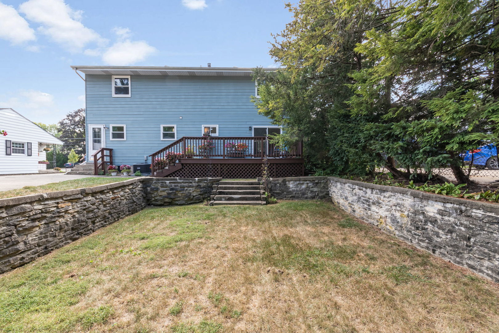 829 E Evergreen Street, Wheaton, IL 60187