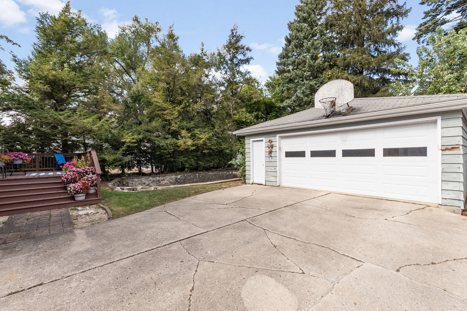 829 E Evergreen Street, Wheaton, IL 60187