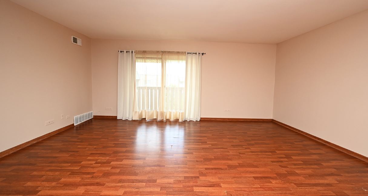 675 Grove Drive #409, Elk Grove Village, IL 60007